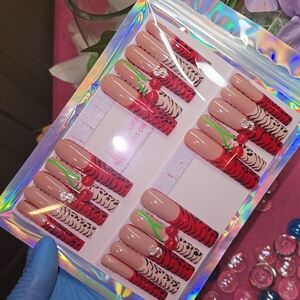 Stylish Red and Black Nail Set